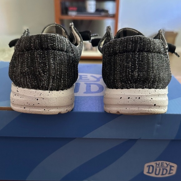 Hey Dude slip on shoes Size 7 Black stretchy  sparkle - Picture 3 of 5